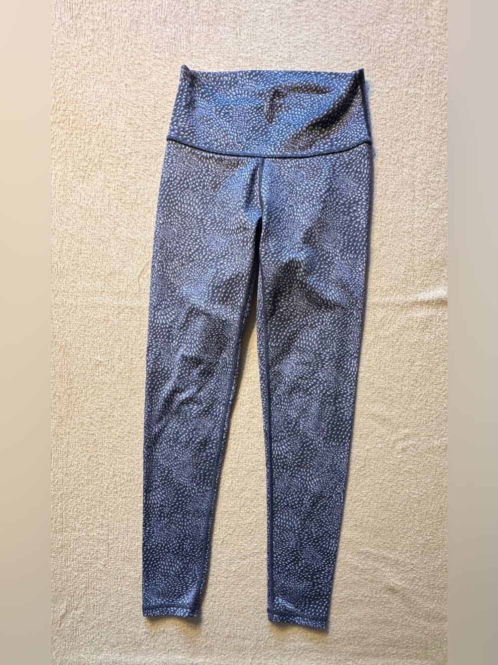 Printed High-Waist Leggings in Navy and White